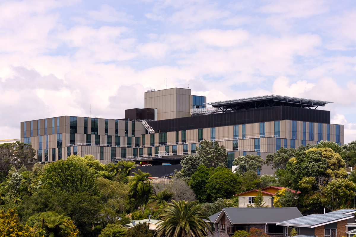 A phot of the outside of the New East Wing Building at Taranaki Base Hospital